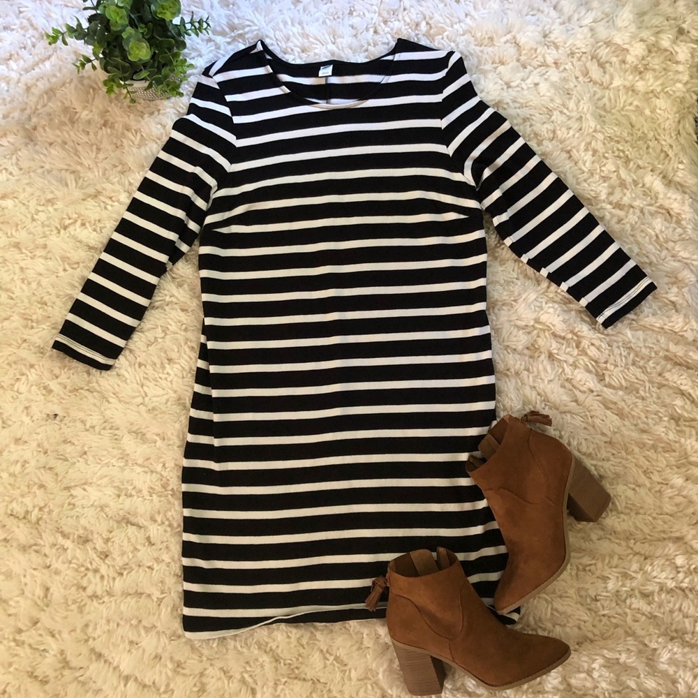 Old navy Black and white striped dress